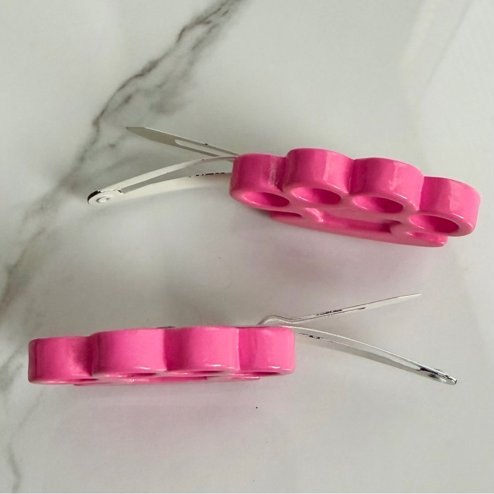 Vintage Brass Knuckle Hair Clips - Picture 2 of 3